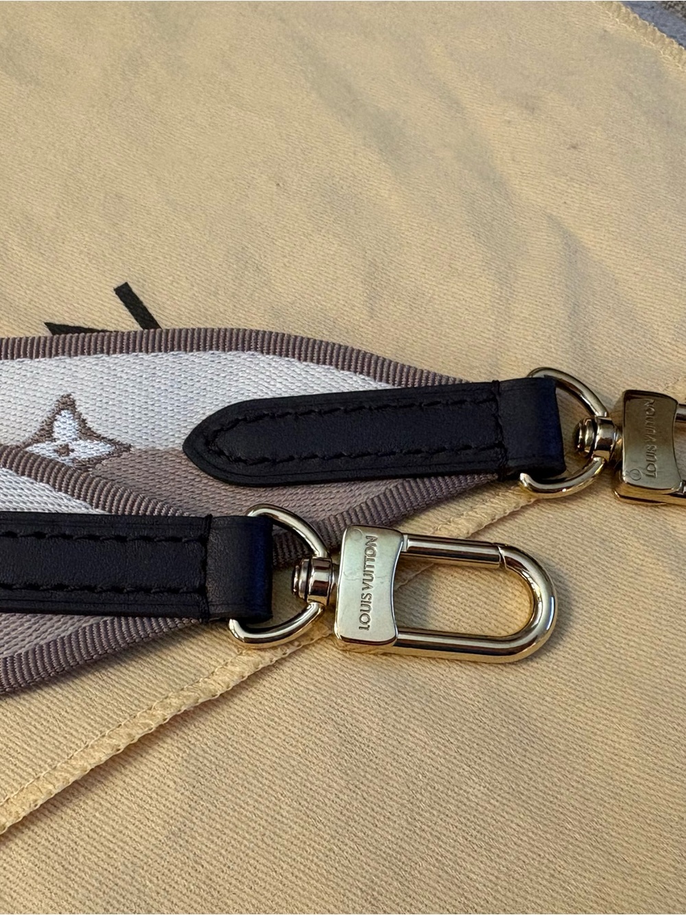 Louis Vuitton Bandouliere Beige & Brown Monogram Adjustable Strap Gold clasps - Picture 4 of 7